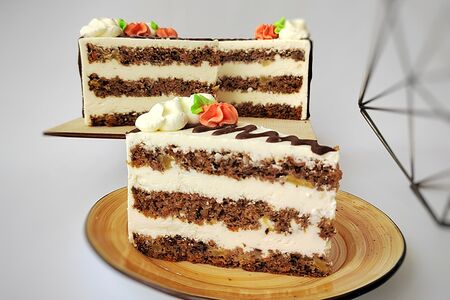 Морковный с грецким орехом 