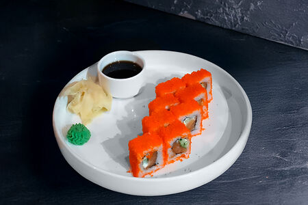 Ролл Калифорния с лососем