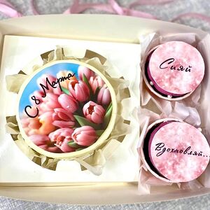 Набор 8 марта бенто и 2 капкейка Тюльпаны 