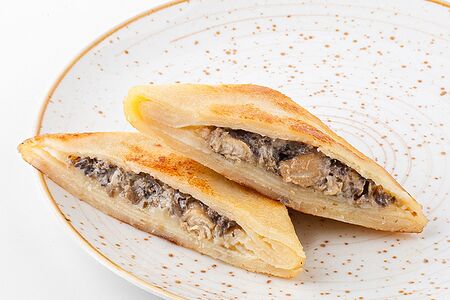 Блин с курицей и грибами