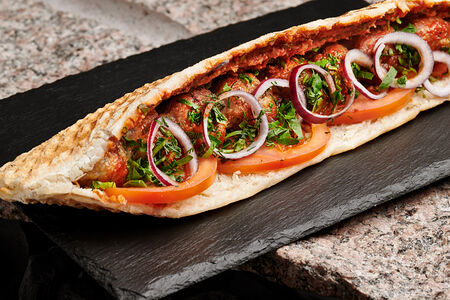 Люля-кебаб Говядина в хрустящей булочке