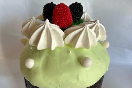 Кулич с изюмом и апельсиновыми цукатами 