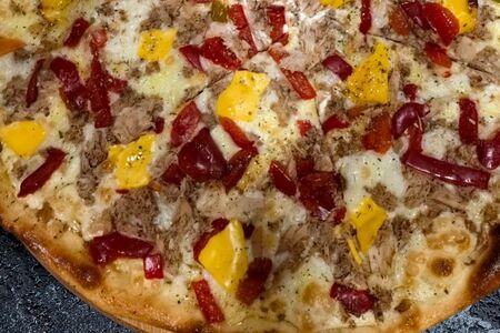 Пицца с тунцом