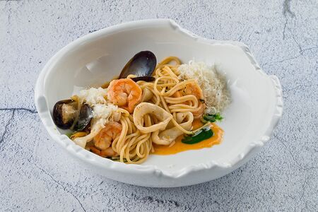 Спагетти с морепродуктами