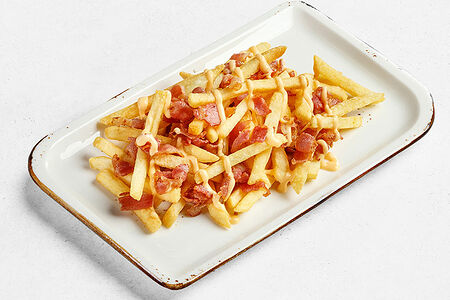 Картофель фри с беконом и соусом гриль-бургер