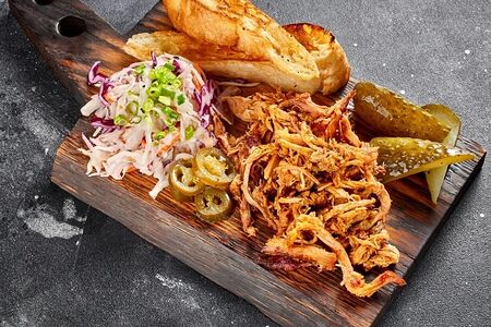 Томленая свиная лопатка