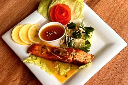 Нежный лосось в фирменном соусе