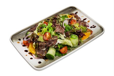 Салат фреш с говядиной 