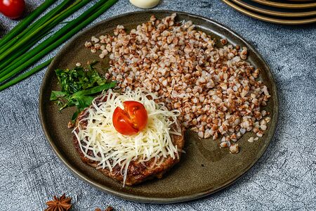 Куриная котлета с гарниром