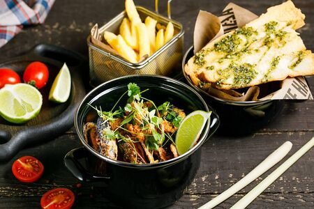 Мидии в соусе Том-ям