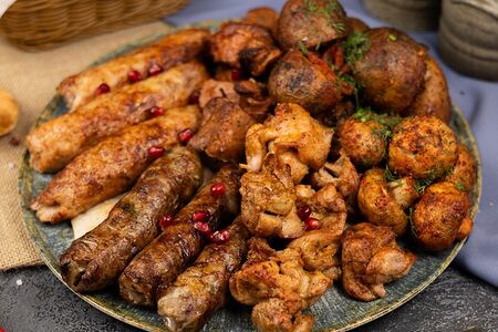 Садж из курицы и свинины
