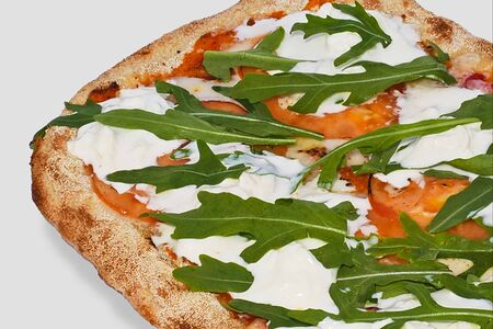 Пицца с руколой и страчателлой