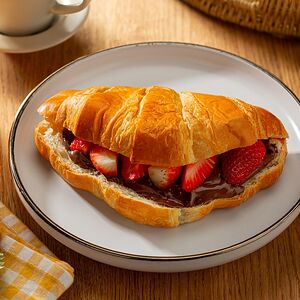 Круассан с нутеллой