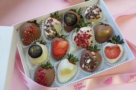 Набор с клубникой в шоколаде №28 (12-15 ягод)