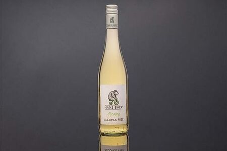 Вино безалкогольное Hans Baer Riesling, Low Alcohol, 0,5%