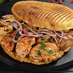 Ассорти из птицы в хлебе