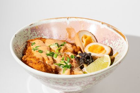 Удон с хрустящей свининой