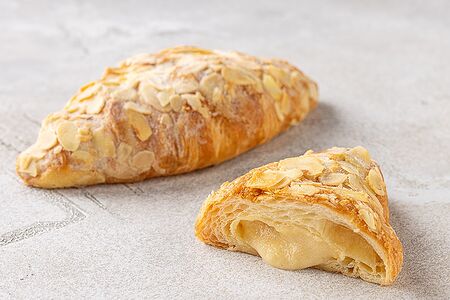 Миндальный круассан