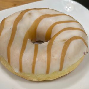 Донат карамель 