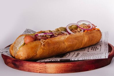 Хот-дог с сосиской 