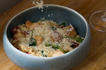 Ризони с гребешком и креветками