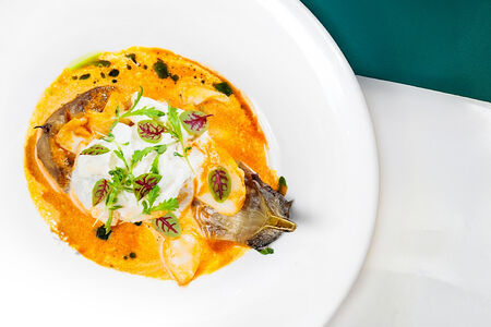 Запечённый баклажан с кальмаром и страчателлой