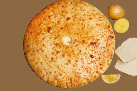 Осетинский пирог с капустой, яйцом и жареным луком