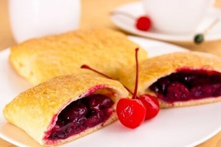 Вишневый пирожок 