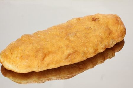 Пирожок жареный с яблочным повидлом