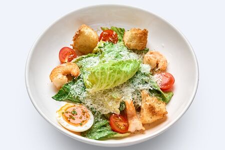 Салат Цезарь с креветками