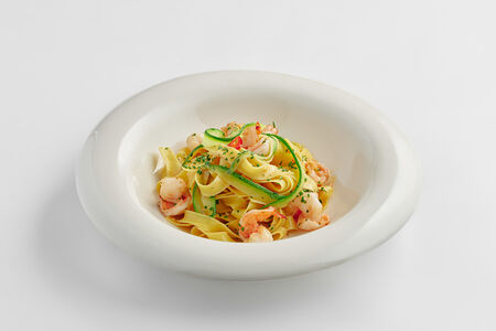 Тальятелле с креветками и цукини