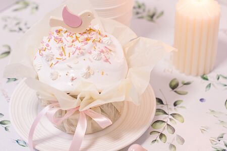 Кулич бездрожжевой с белым изюмом