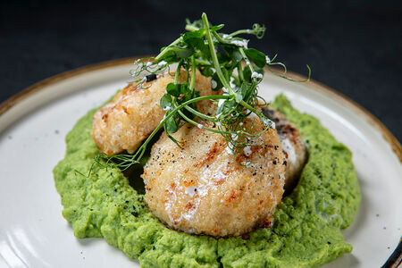 Котлеты из трески с пюре из брокколи