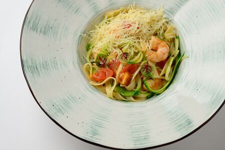 Тальятелле с креветками и цукини