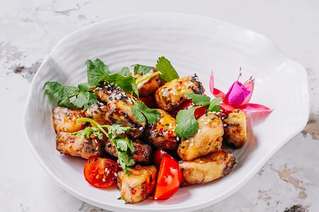 Салат с хрустящими баклажанами