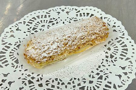 Пирожное эклер