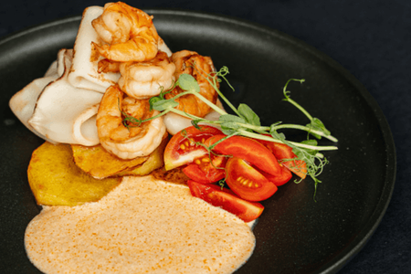 Морепродукты в азиатском соусе том ям