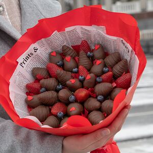 Букет из клубники в шоколаде Свидание в Париже