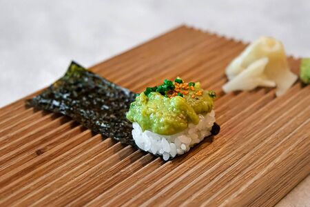 Хэнд ролл спайси гуакамоле