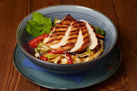 Вок с курицей