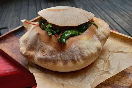 Пита с цыпленком 