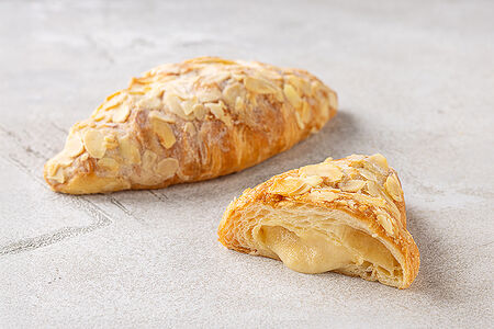 Миндальный круассан