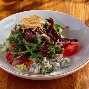 Салат с куриной печенью