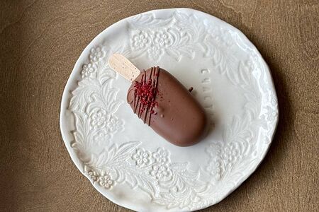 Эскимо шоколад-вишня