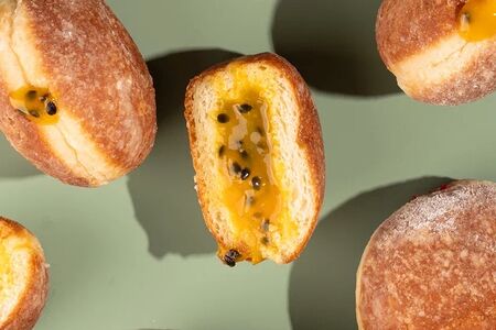 Пончик с маракуйей