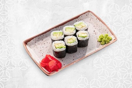 Мини-ролл с авокадо