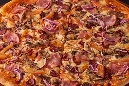 Пицца баварская целая