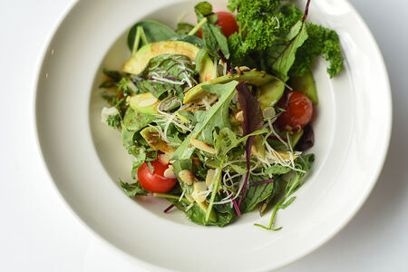 Салат с авокадо