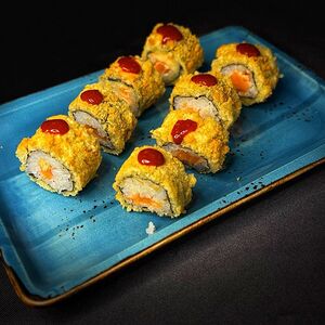 Маки жареный с лососем