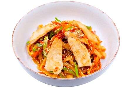 Лапша пшеничная с овощами и курицей